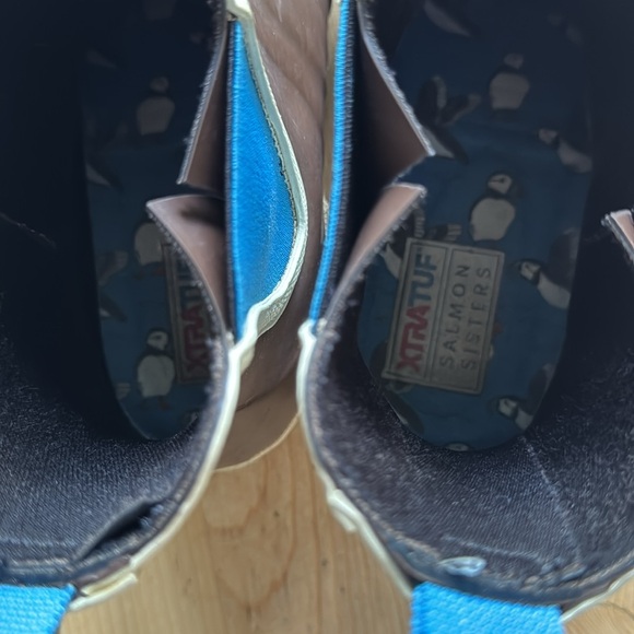 XTRATUF Chelsea style boot. 8, good condition. - Picture 4 of 4